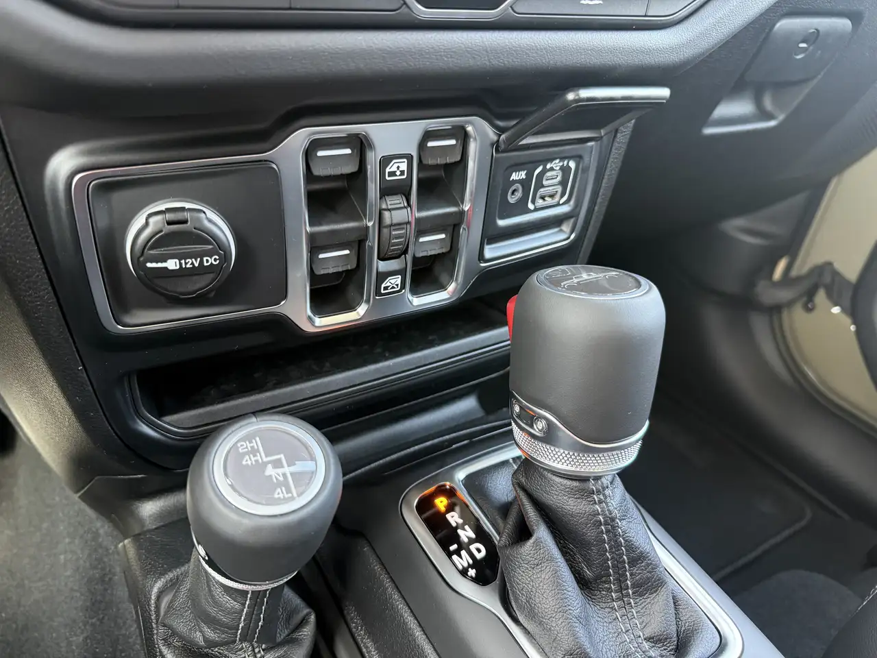 Jeep Gladiator снимка Jeep Gladiator