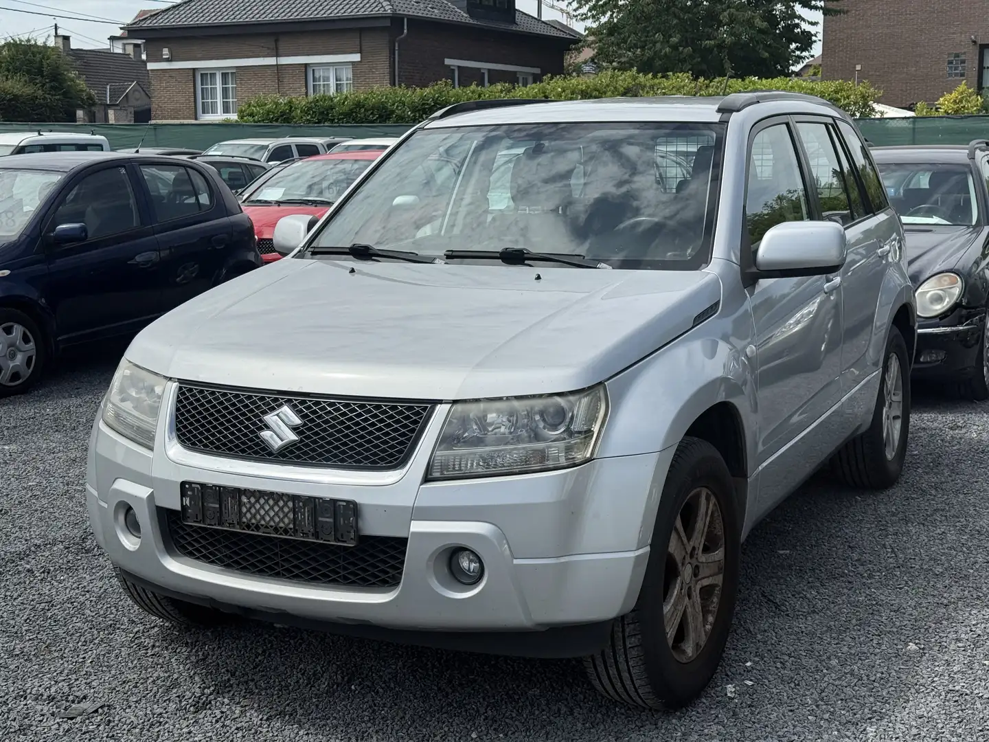 Suzuki Grand Vitara 2.0 Automatik Comfort - 2