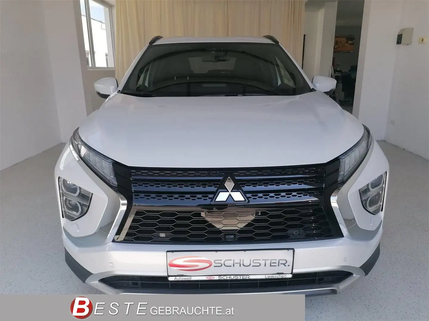Mitsubishi Eclipse Cross 2,4 PHEV 4WD Intense+ CVT Weiß - 2