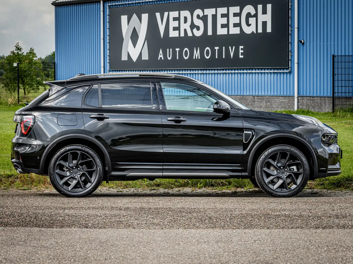 Lynk & Co 01 1.5 Plug-In Hybrid 262pk BLACKED OUT | 360 Camera Schwarz - 2