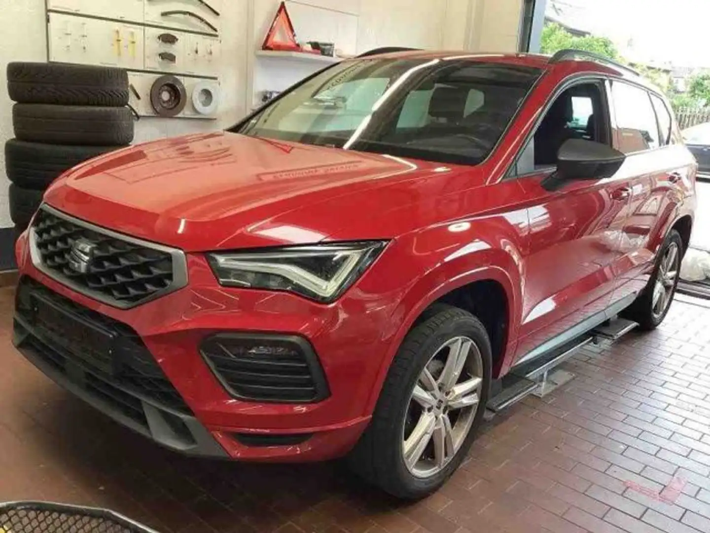 SEAT Ateca 1.5 TSI FR-Line 18 Zoll Kamera Navi Pano LED Klima Красный - 2