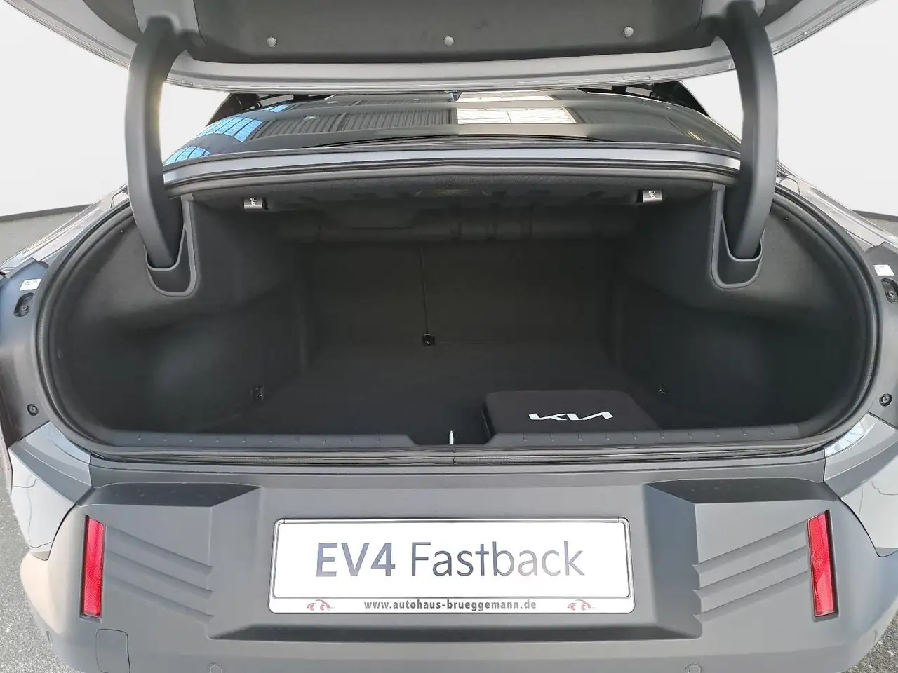 Kia EV4 EV4 FASTBACK 81.4 KWH EARTH MJ26 UP. TECH. WINTER- 15