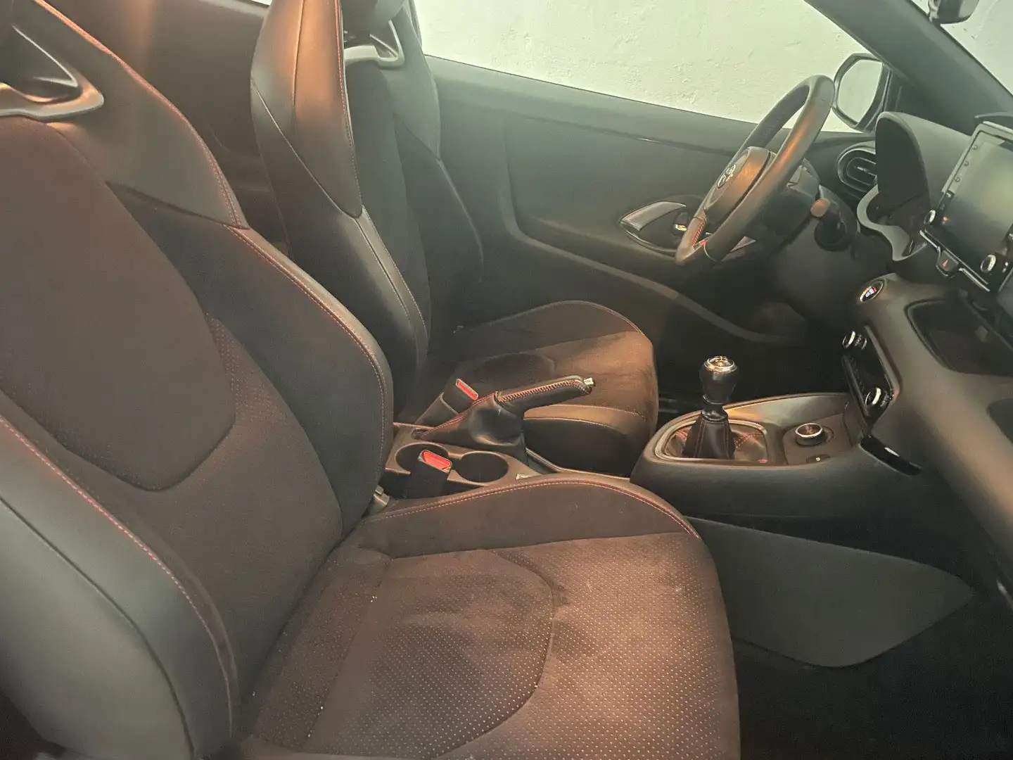 Toyota Yaris GR High-Performance-Paket 1.Hd Rot - 2