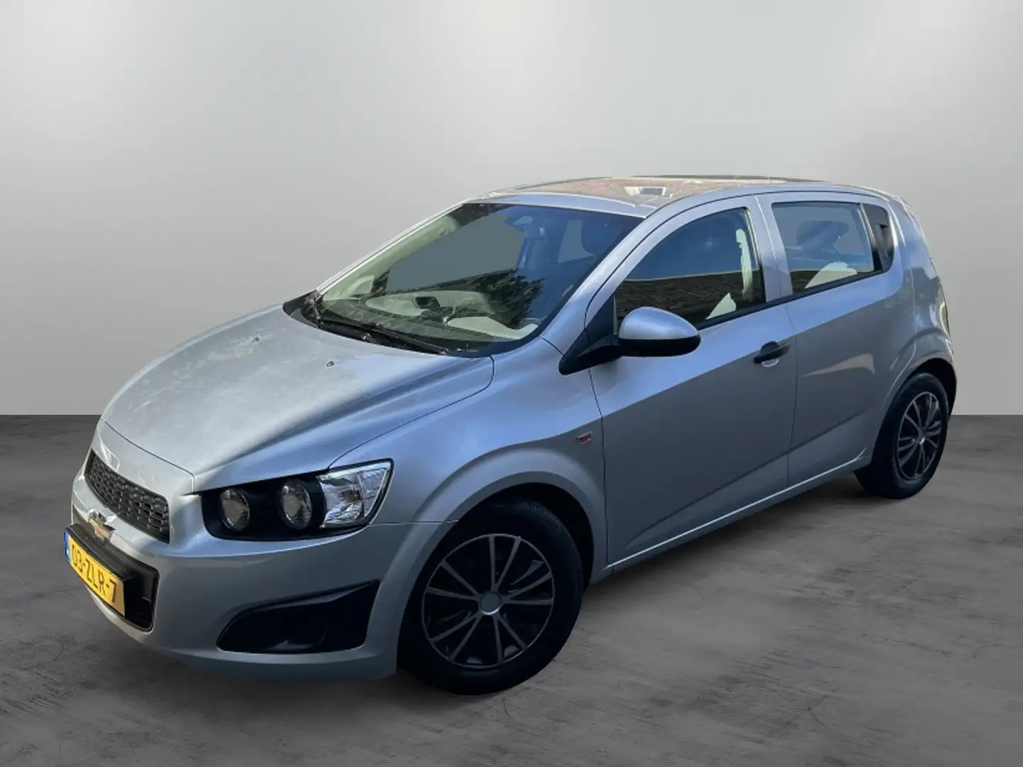 Chevrolet Aveo 1.2 LS 5-deurs Airco, Cruise control Gris - 2