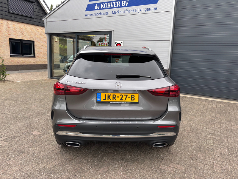 Mercedes-Benz GLA 250 250 e AMG Line — photo 8