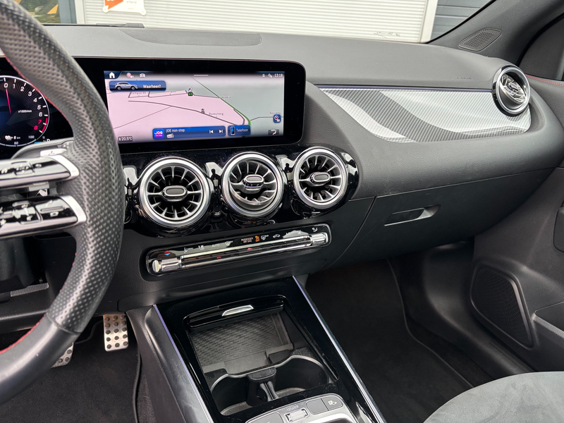 Mercedes-Benz GLA 250 250 e AMG Line — photo 15