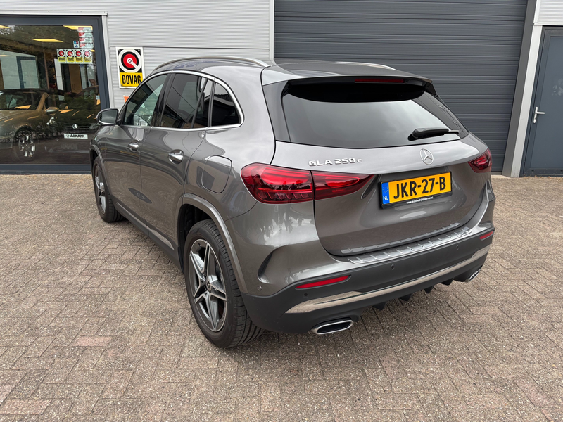 Mercedes-Benz GLA 250 250 e AMG Line — photo 6