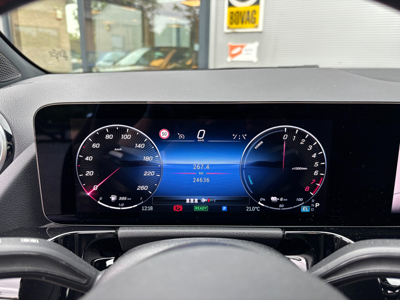 Mercedes-Benz GLA 250 250 e AMG Line — photo 14