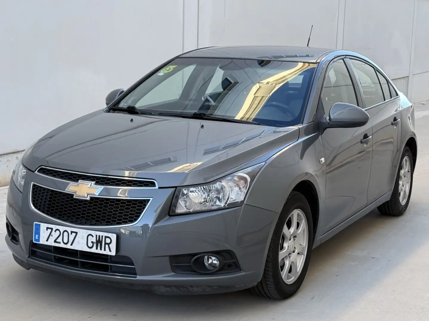 Chevrolet Cruze 2.0VCDi 16v LS+ Clima Gris - 1