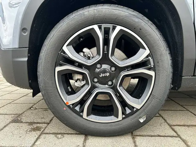 Jeep Avenger view 9
