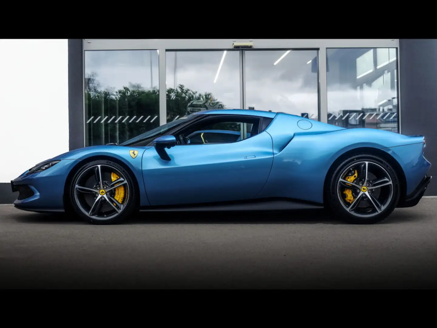 Ferrari 296 GTB °CARBON°360°CARPLAY°LIFT°DAYTONA RACING SITZE Bleu - 2