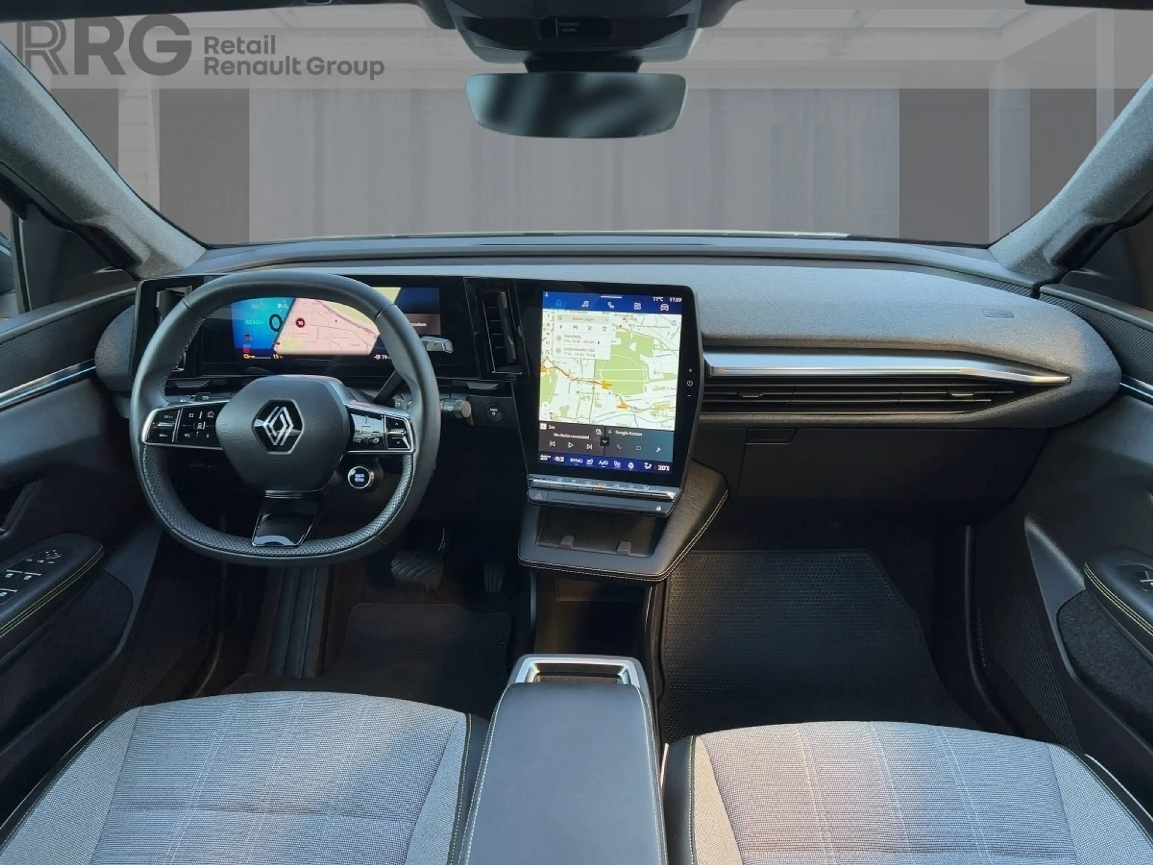 Renault Scenic Techno 220 Long Range — photo 10