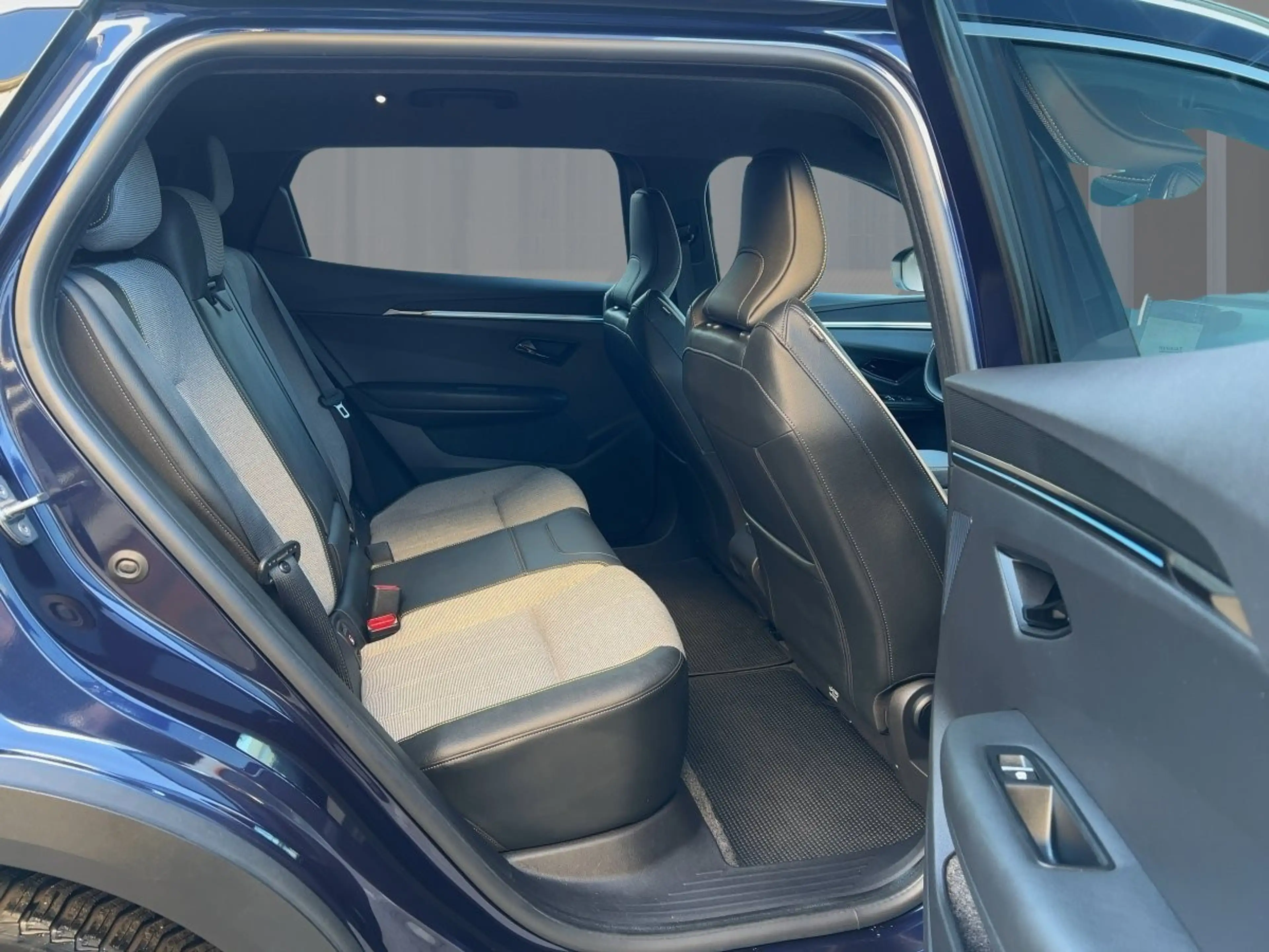Renault Scenic Techno 220 Long Range — photo 9