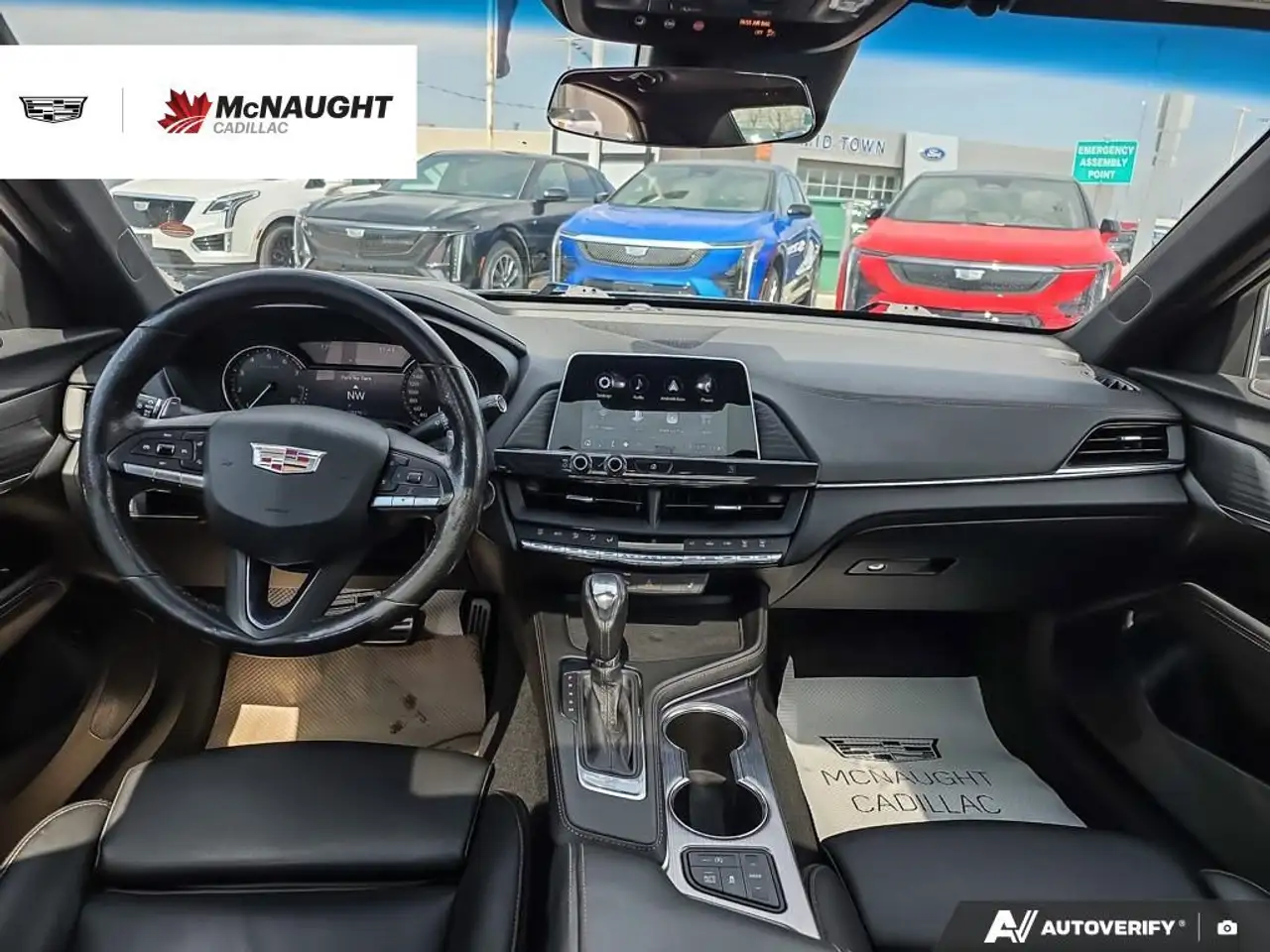 Cadillac CT4 снимка Cadillac CT4