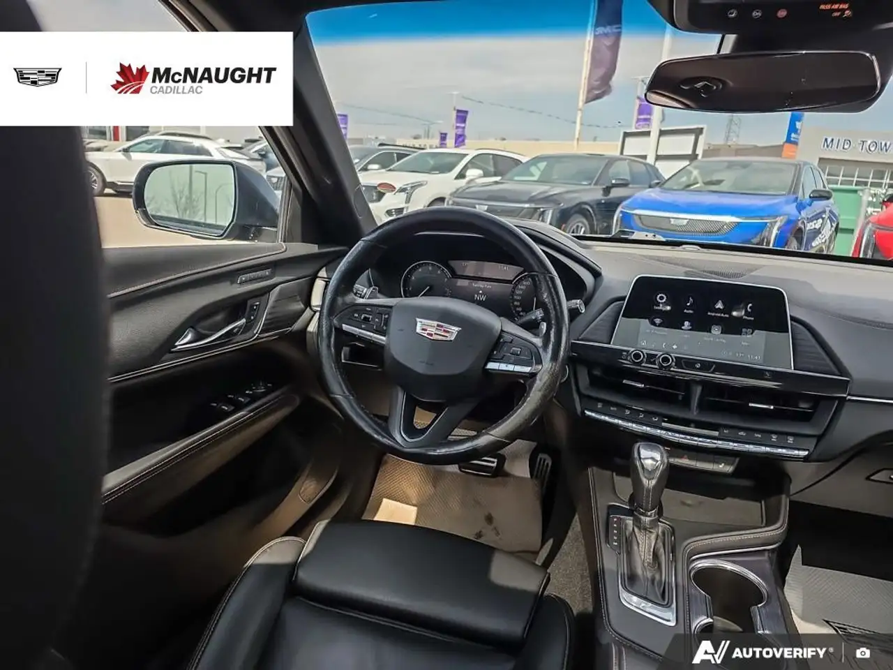 Cadillac CT4 снимка Cadillac CT4