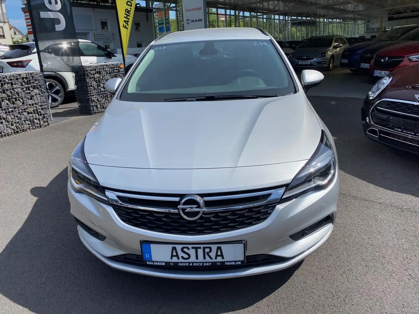 Opel Astra Sports Tourer Business Start/Stop Start/Stop1,0... Silber - 2