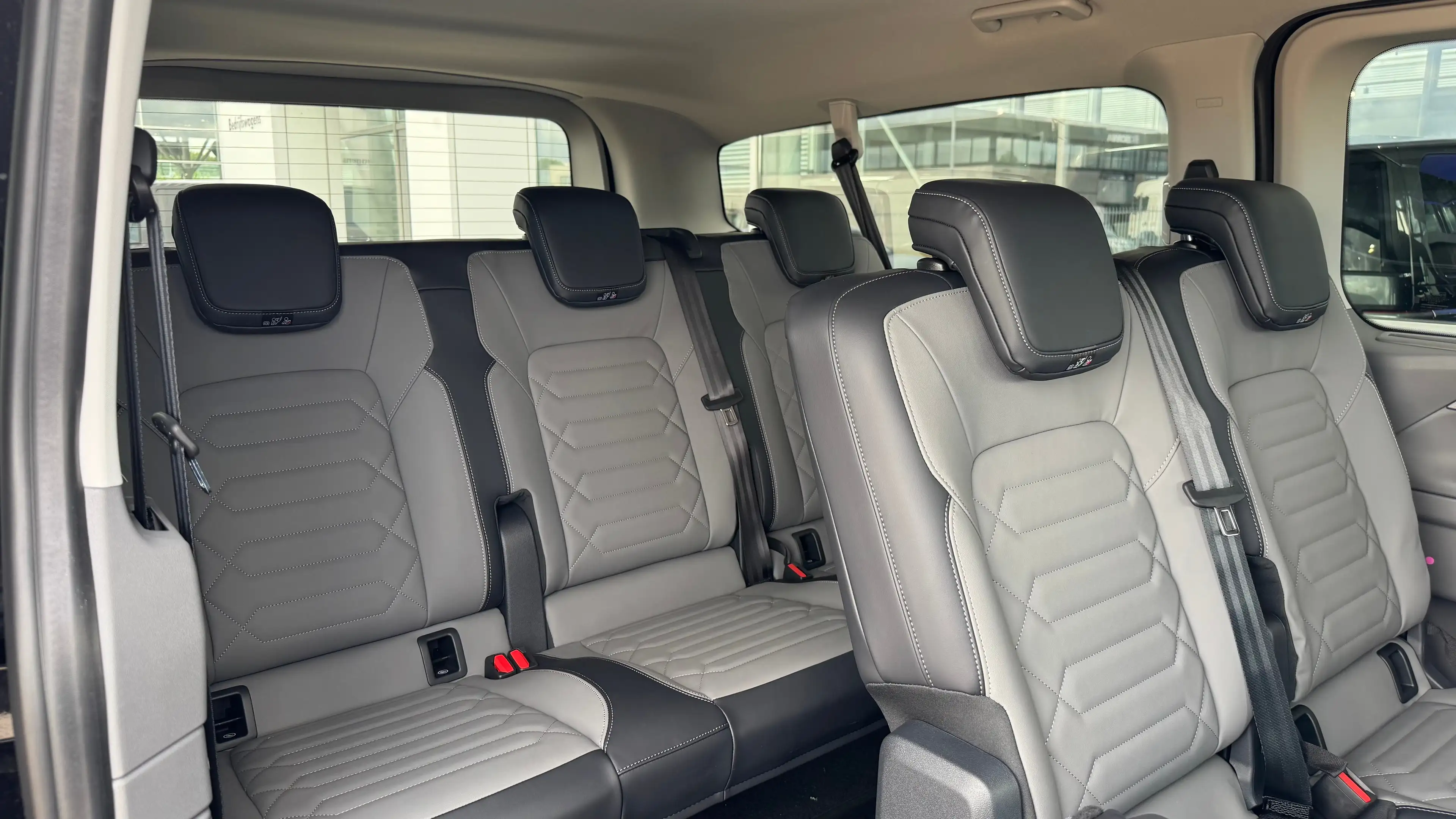 Volkswagen Transporter e-Transporter Caravelle 8 persoons Style 218PK/160 — photo 11