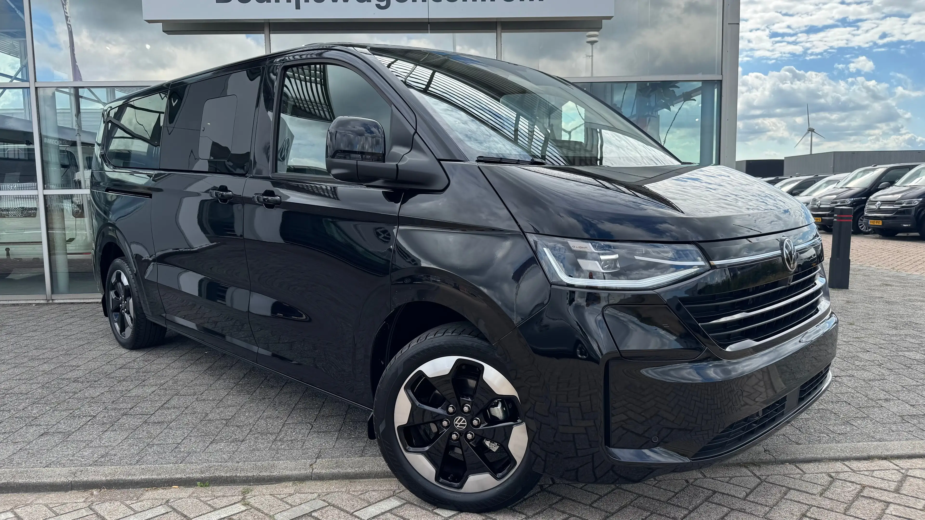 Volkswagen Transporter e-Transporter Caravelle 8 persoons Style 218PK/160 — photo 3