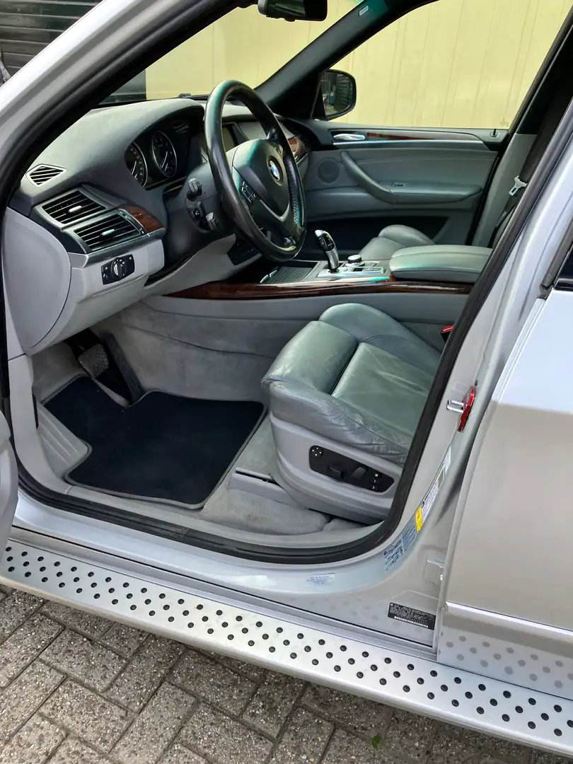 BMW X5 xDrive48i High Executive, 7-zitter, V8, youngtimer Silber - 2