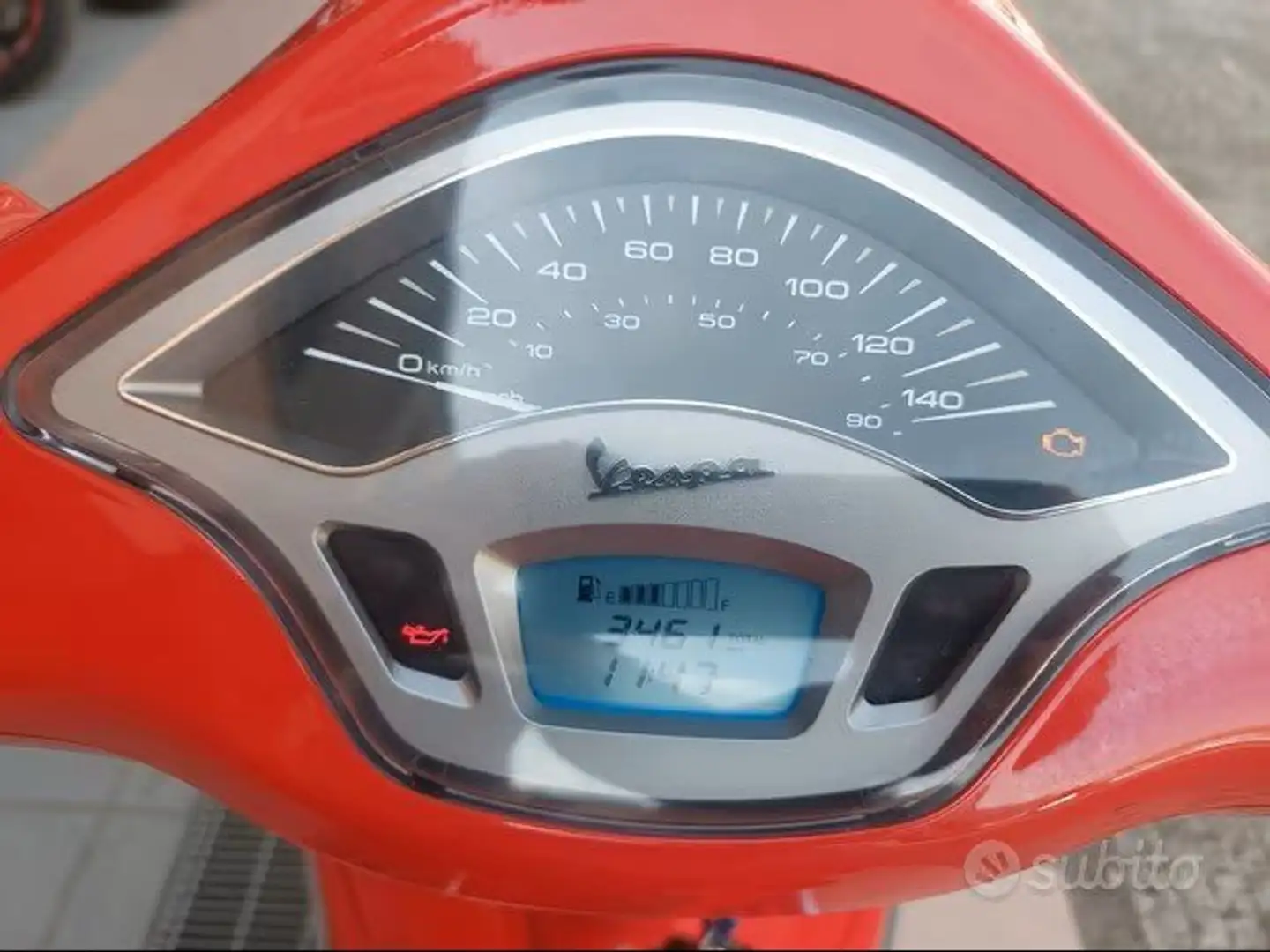 Vespa 125 Primavera 125 RED Rosso - 2