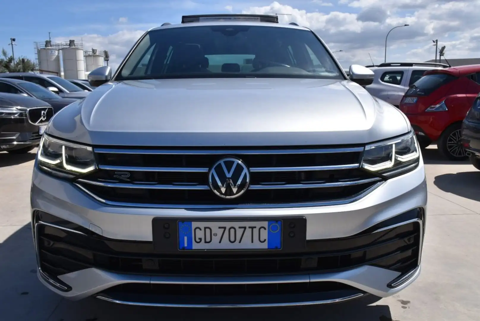 Volkswagen Tiguan 2.0 TDI 150 CV SCR DSG 4MOTION R-Line *Tetto* Grigio - 2