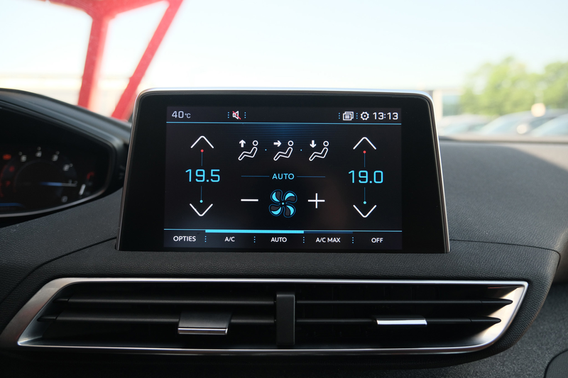 Peugeot 5008 1.6 e-THP Blue Lease Premium — photo 15