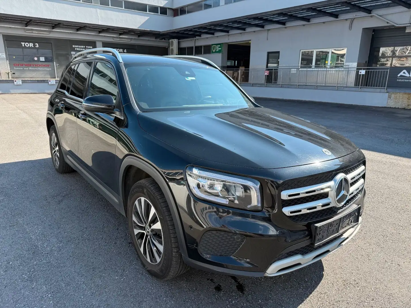 Mercedes-Benz GLB 200 d 4Matic Schwarz - 2