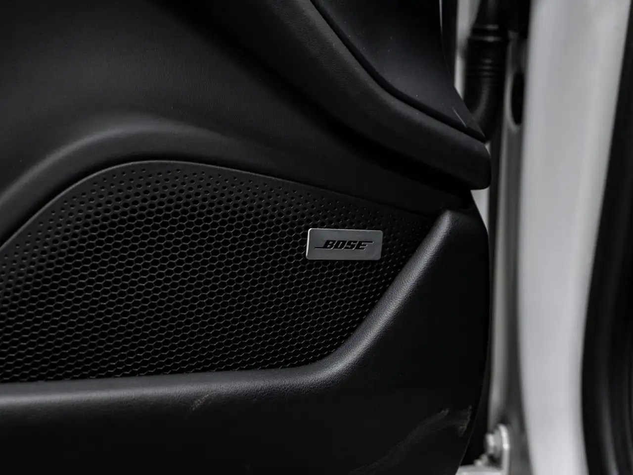 Porsche Taycan photo Porsche Taycan