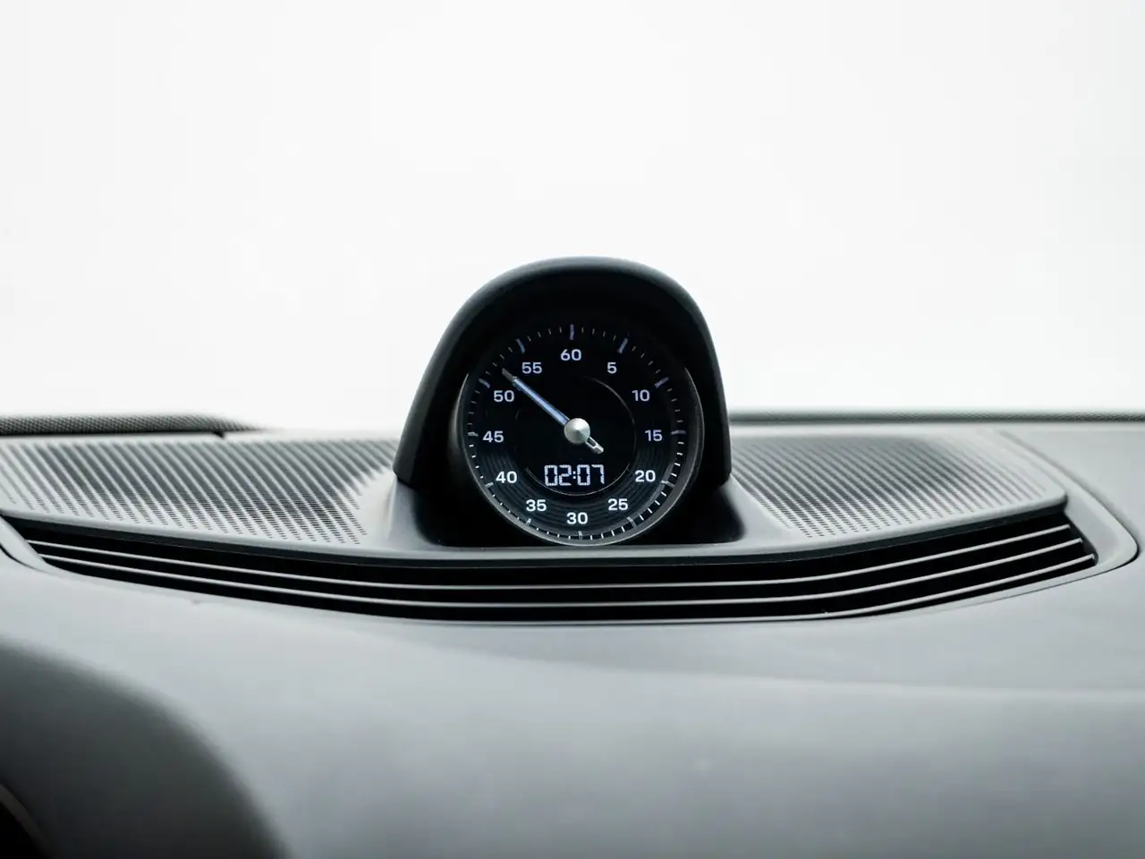 Porsche Taycan photo Porsche Taycan