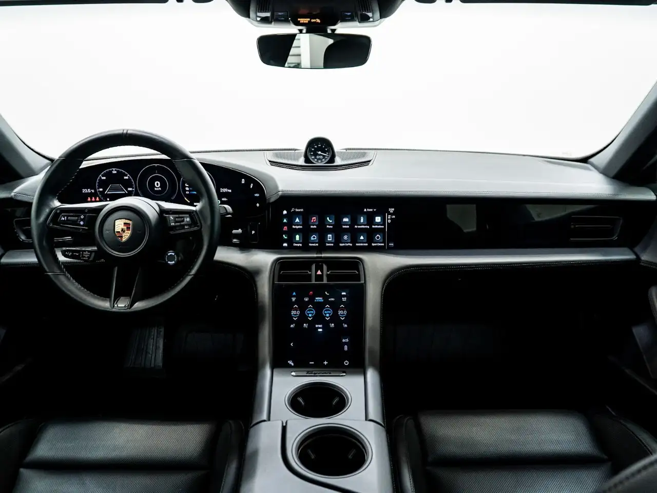 Porsche Taycan photo Porsche Taycan