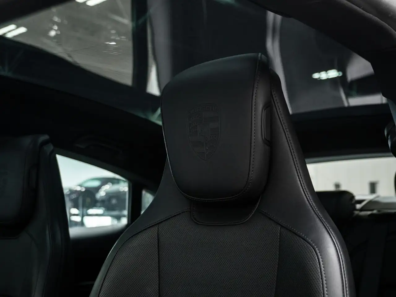 Porsche Taycan photo Porsche Taycan