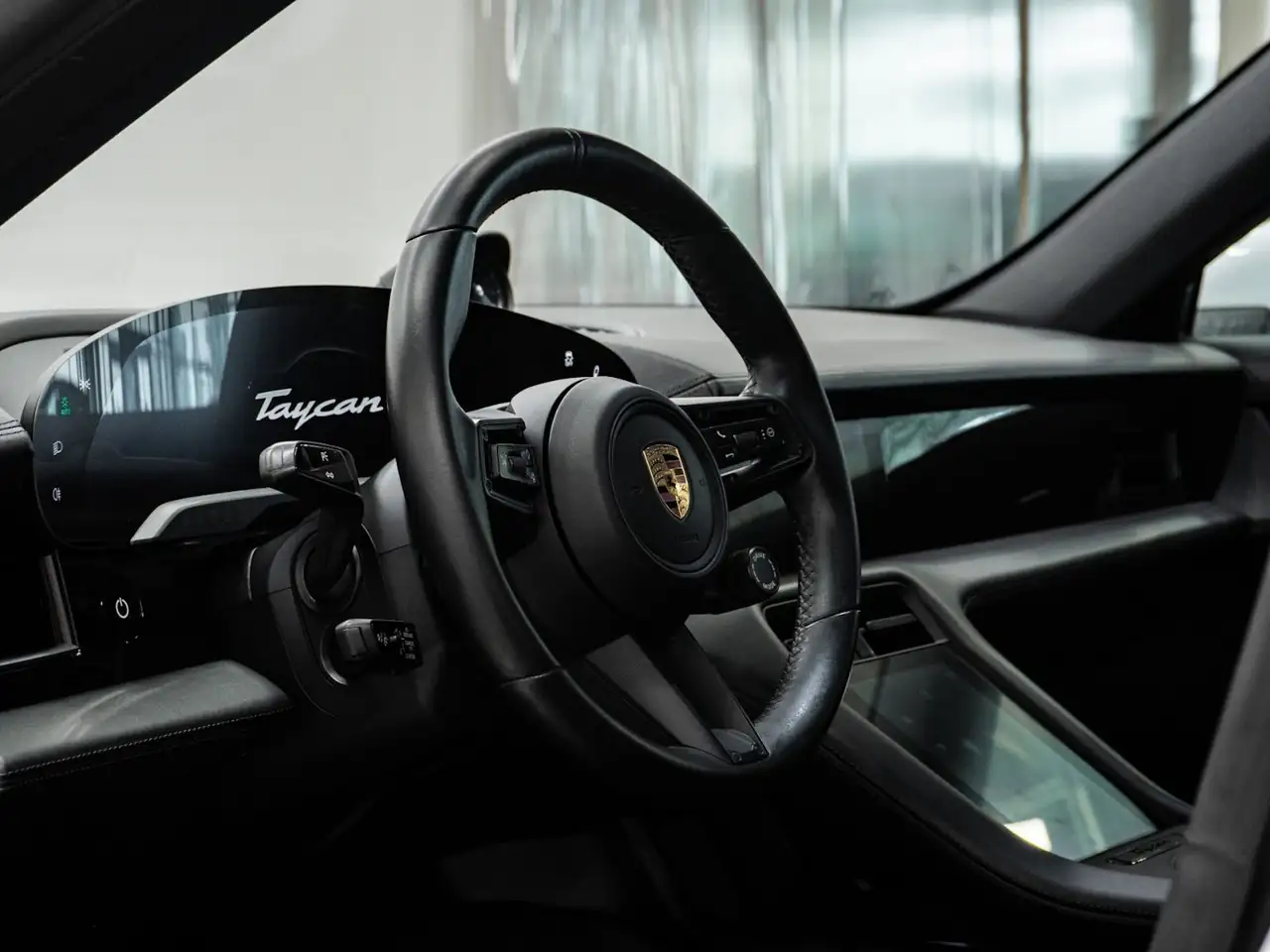 Porsche Taycan photo Porsche Taycan