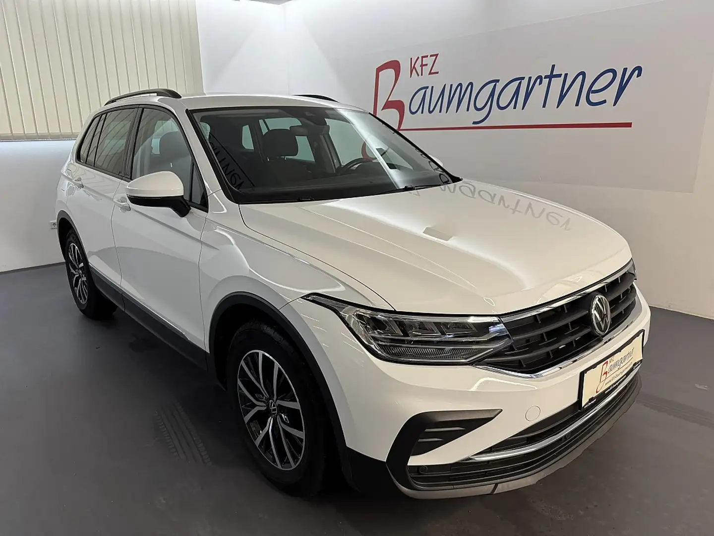 Volkswagen Tiguan 2,0TDI DSG Life *LED*NAVI*ACC*Sitzheizung*Alcan... Weiß - 1