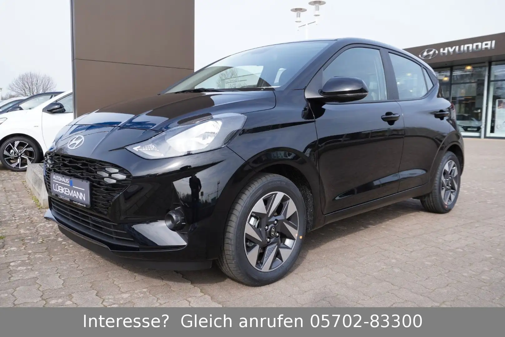 Hyundai i10 1.2 16V AUTOMATIK Trend MJ25 *KOMF/NAVI/RFK* Schwarz - 1