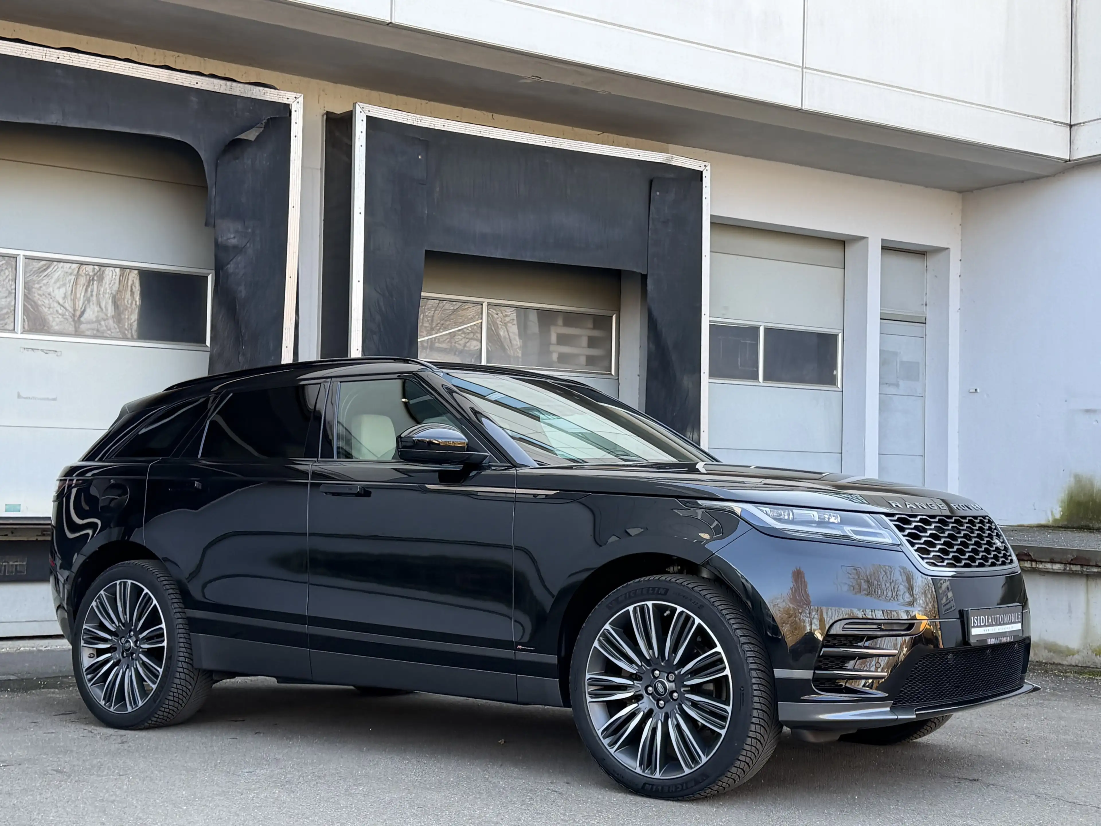 Land Rover Range Rover Velar R-Dynamic S LED Pano Kamera 22 — photo 8