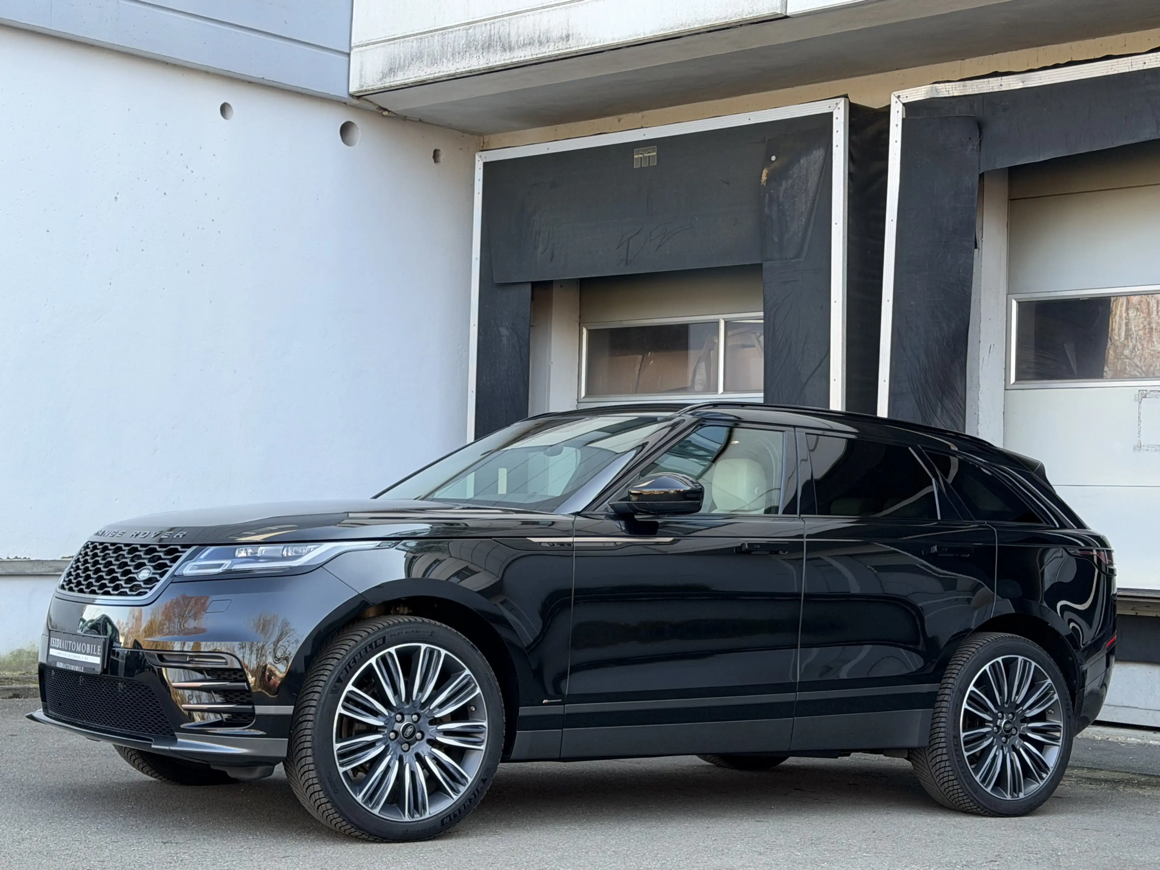 Land Rover Range Rover Velar R-Dynamic S LED Pano Kamera 22 — photo 2