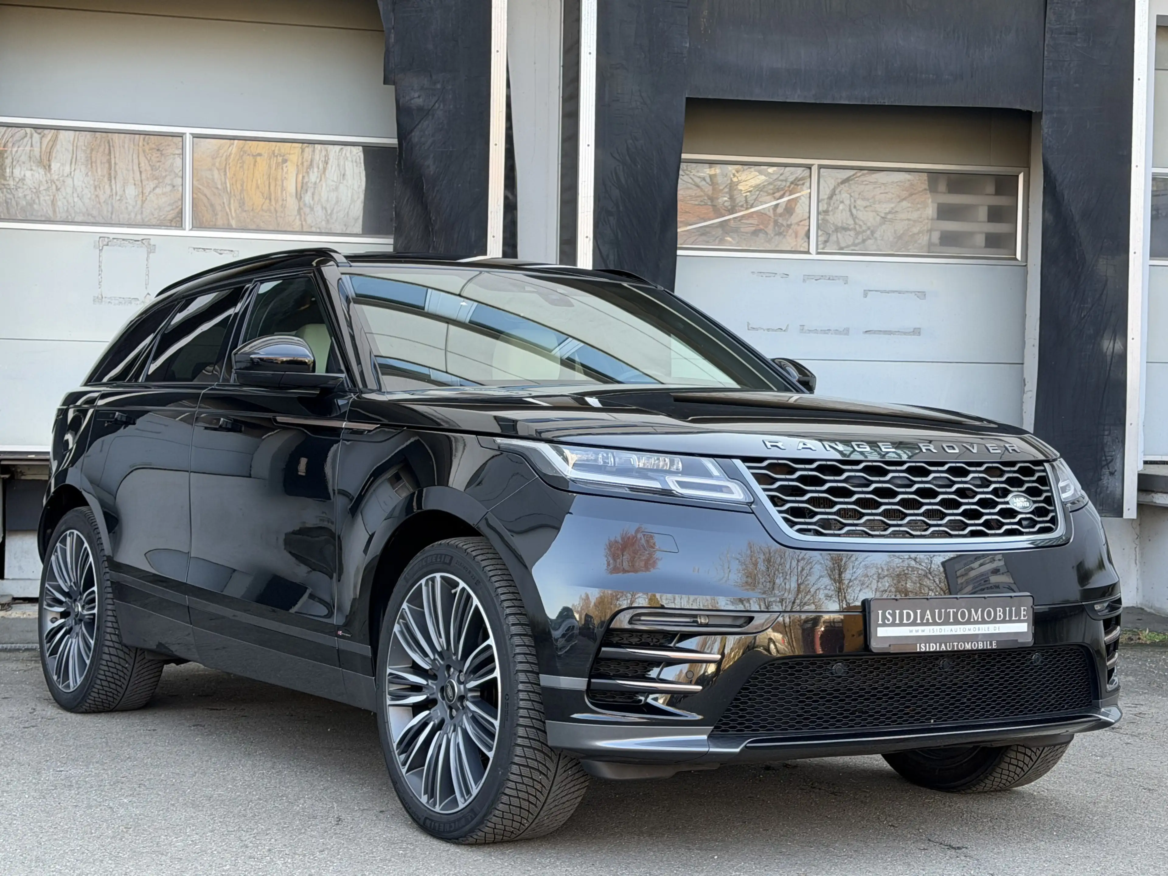 Land Rover Range Rover Velar R-Dynamic S LED Pano Kamera 22 — photo 9