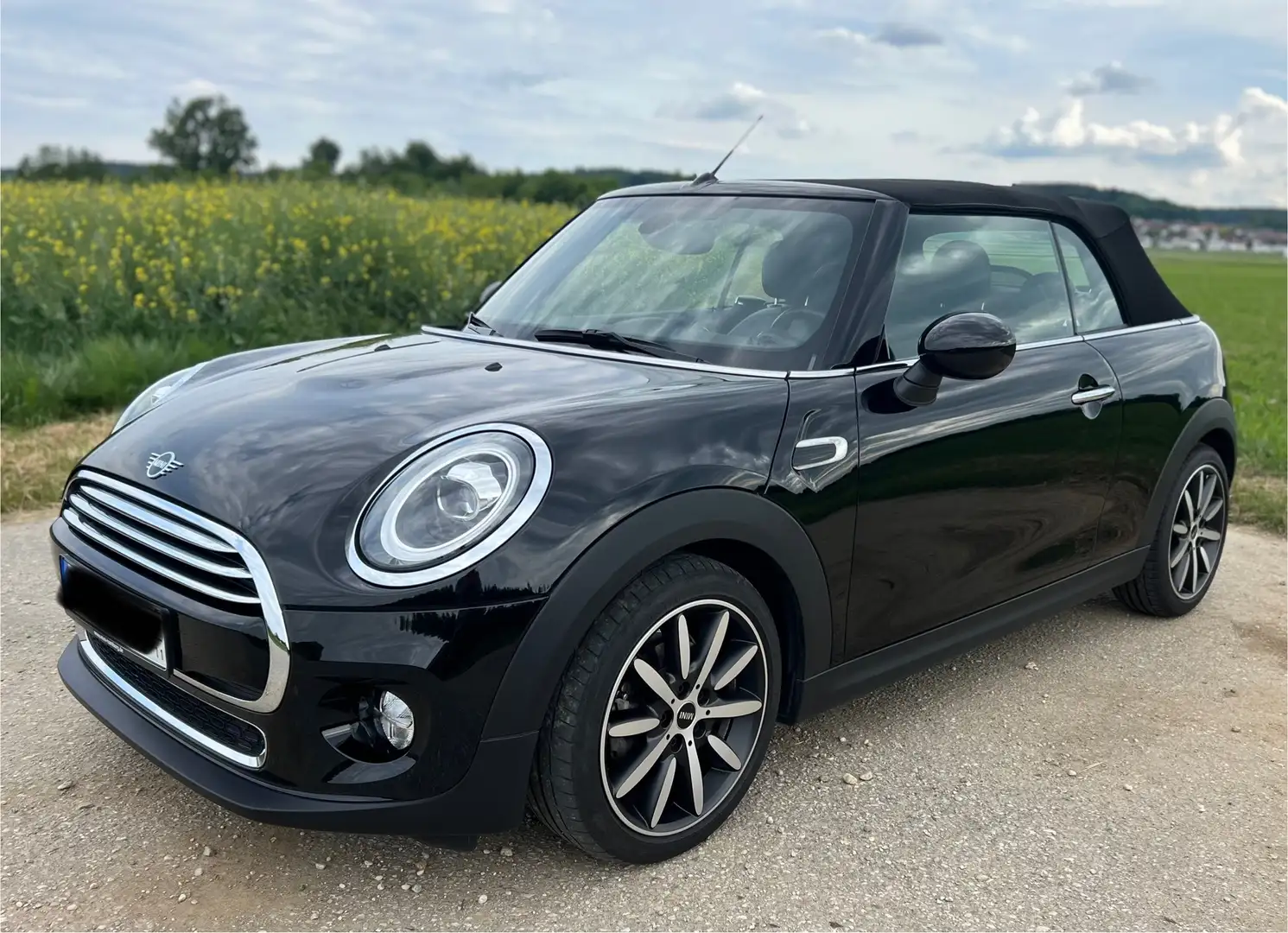 MINI Cooper Cabrio Schwarz - 1
