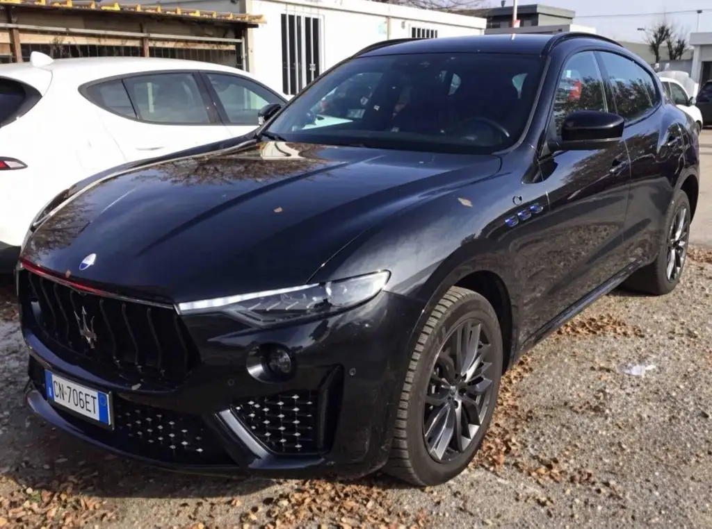 Maserati Levante 2023 из Европы — купить под ключ