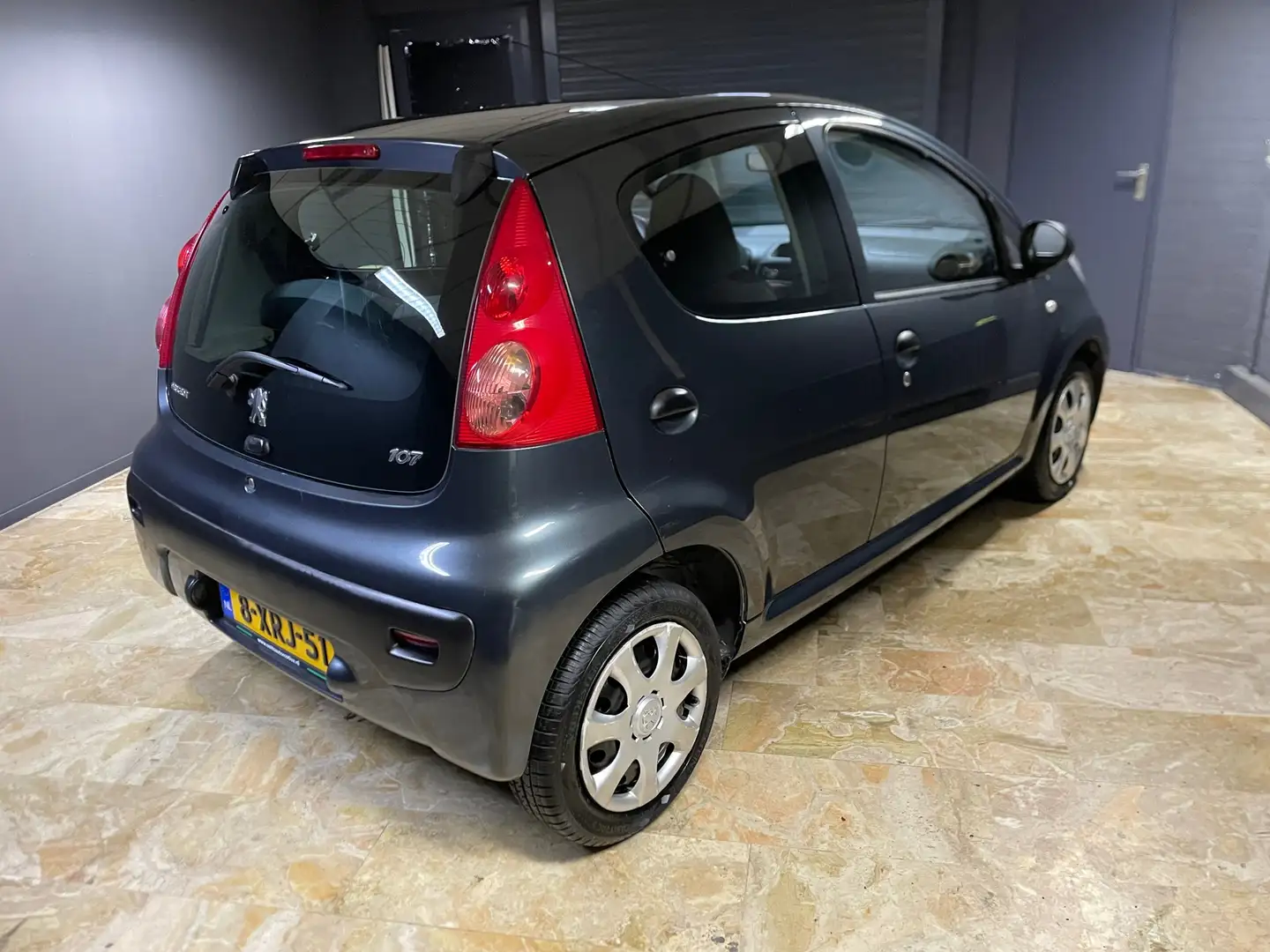 Peugeot 107 1.0-12V XR Gris - 2