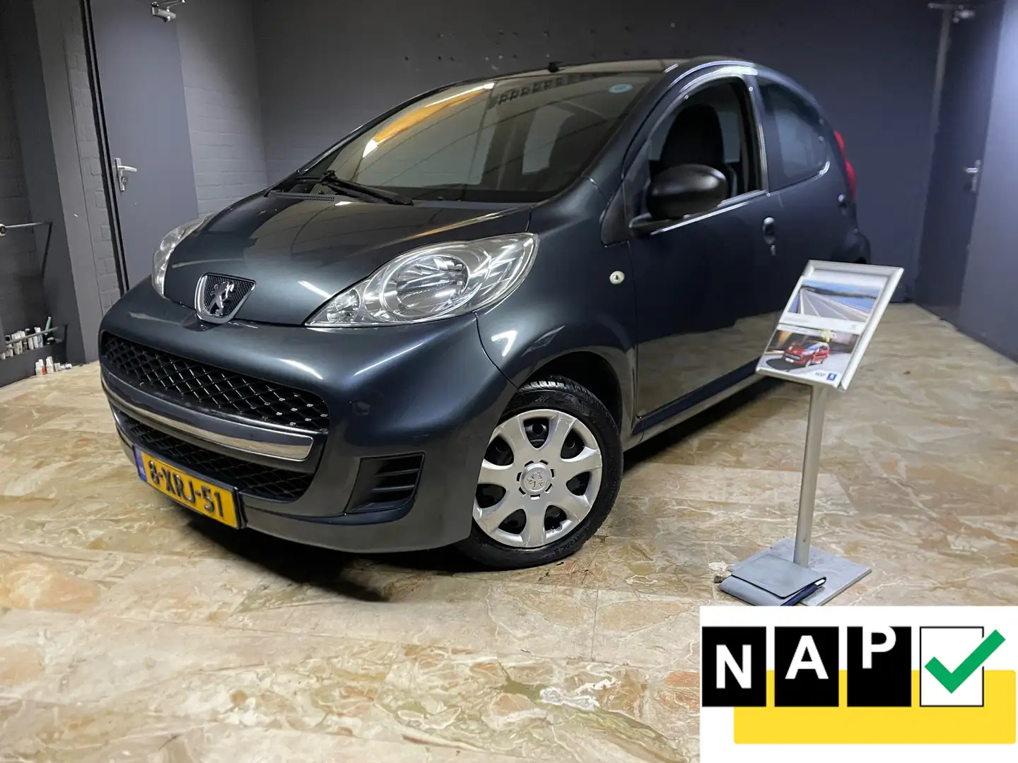 Peugeot 107 1.0-12V XR Gris - 1