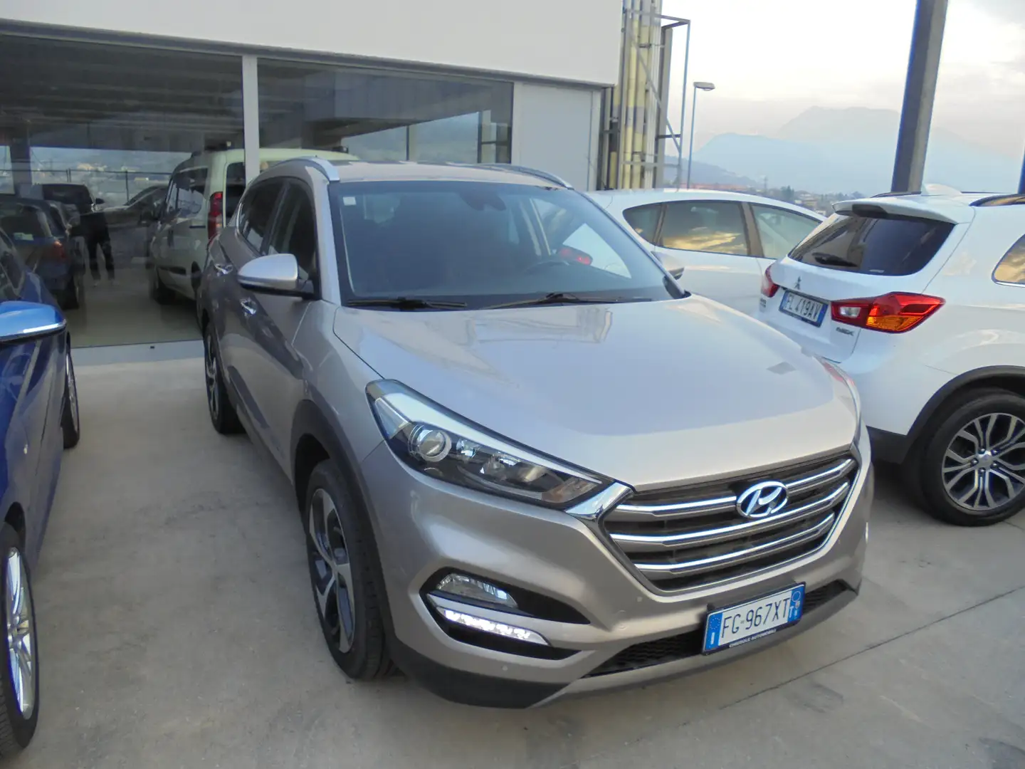 Hyundai TUCSON 1.6 t-gdi Xpossible 4wd 7dct Szary - 2
