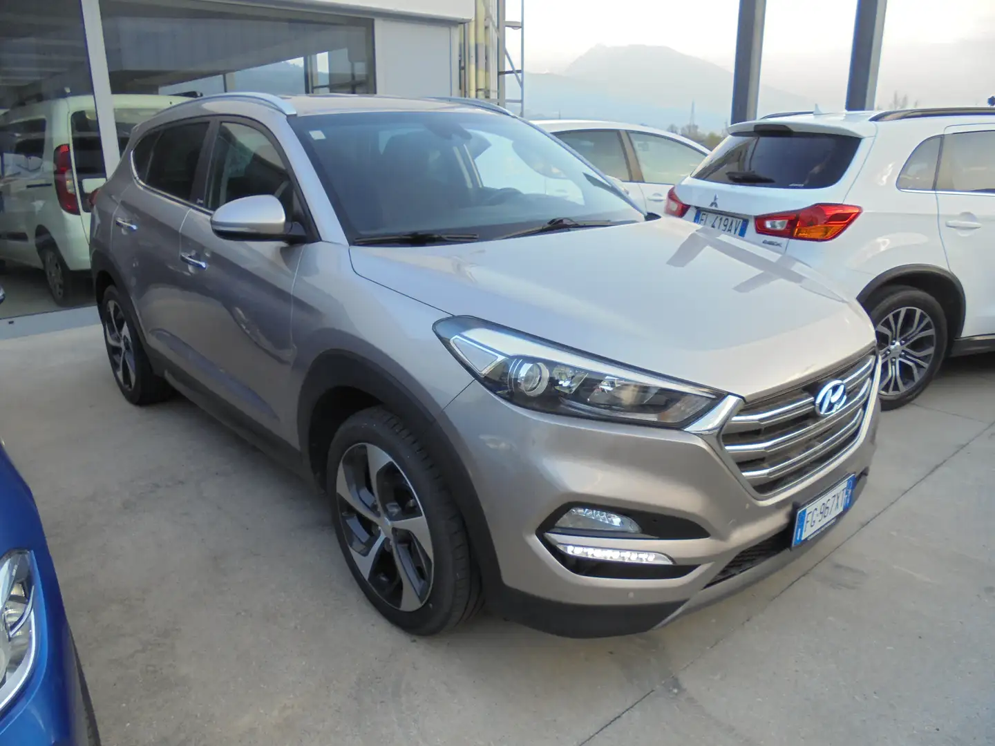 Hyundai TUCSON 1.6 t-gdi Xpossible 4wd 7dct Szary - 1