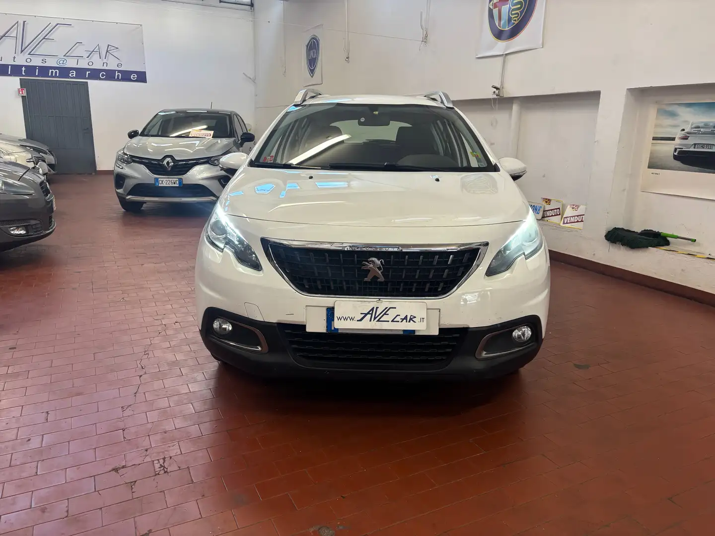 Peugeot 2008 1.2 puretech Allure 1 PROPRIETARIO OK NEOPATENTATI Bianco - 2