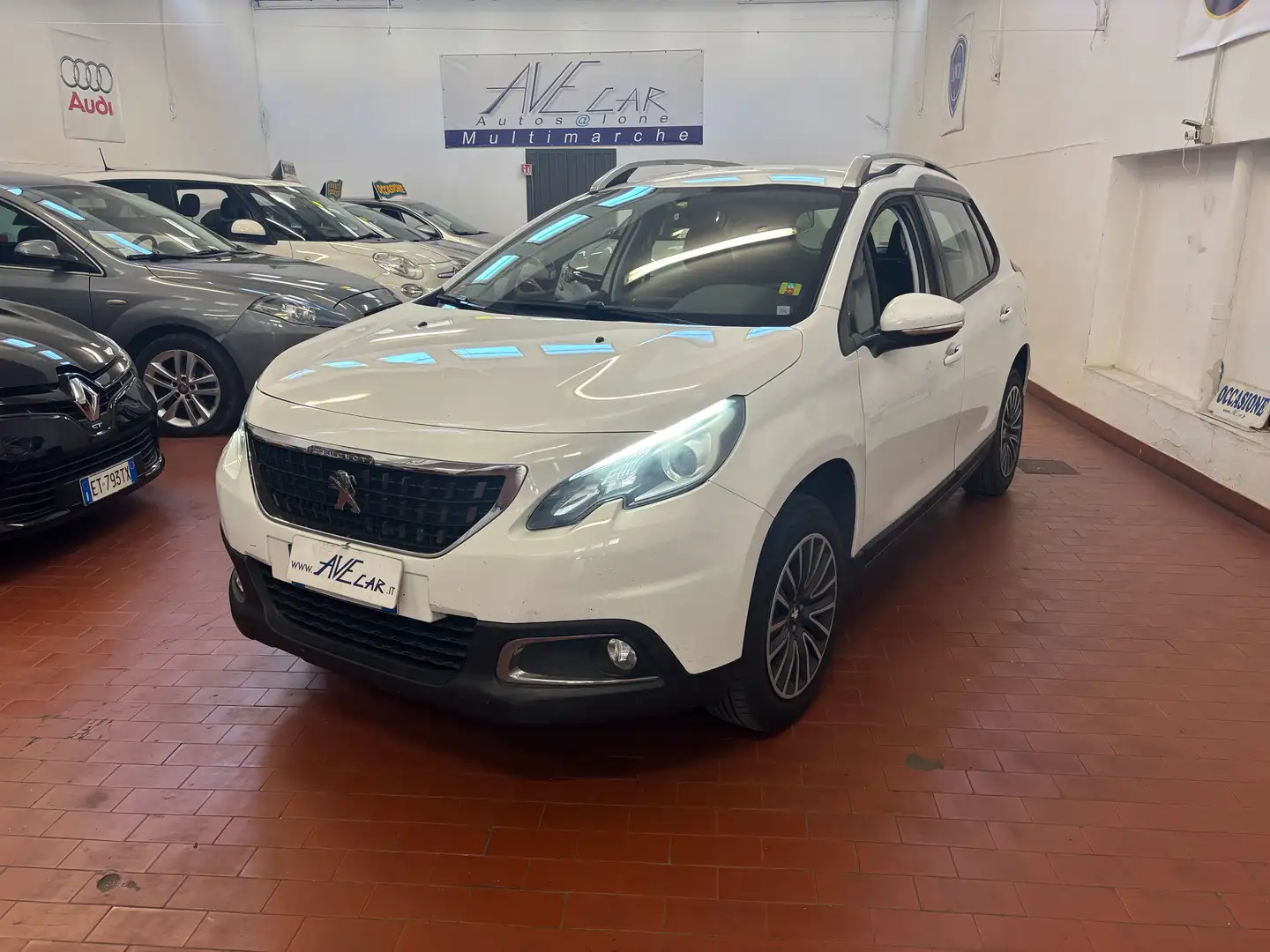 Peugeot 2008 1.2 puretech Allure 1 PROPRIETARIO OK NEOPATENTATI Bianco - 1