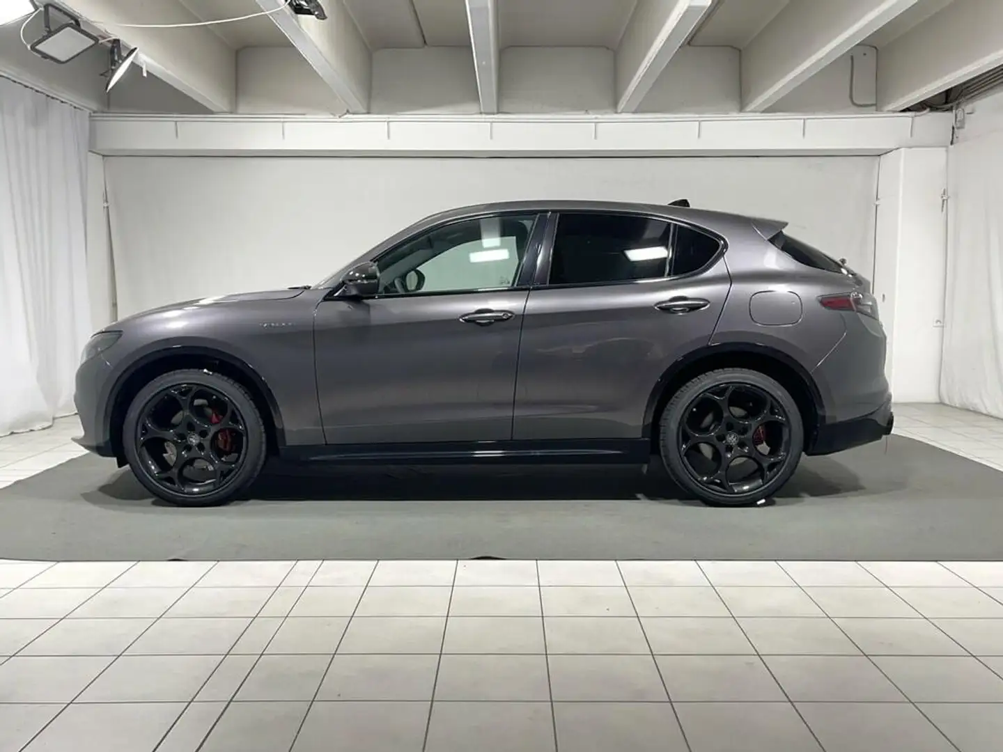 Alfa Romeo Stelvio 2.0 t Veloce Q4 280cv auto Grigio - 2