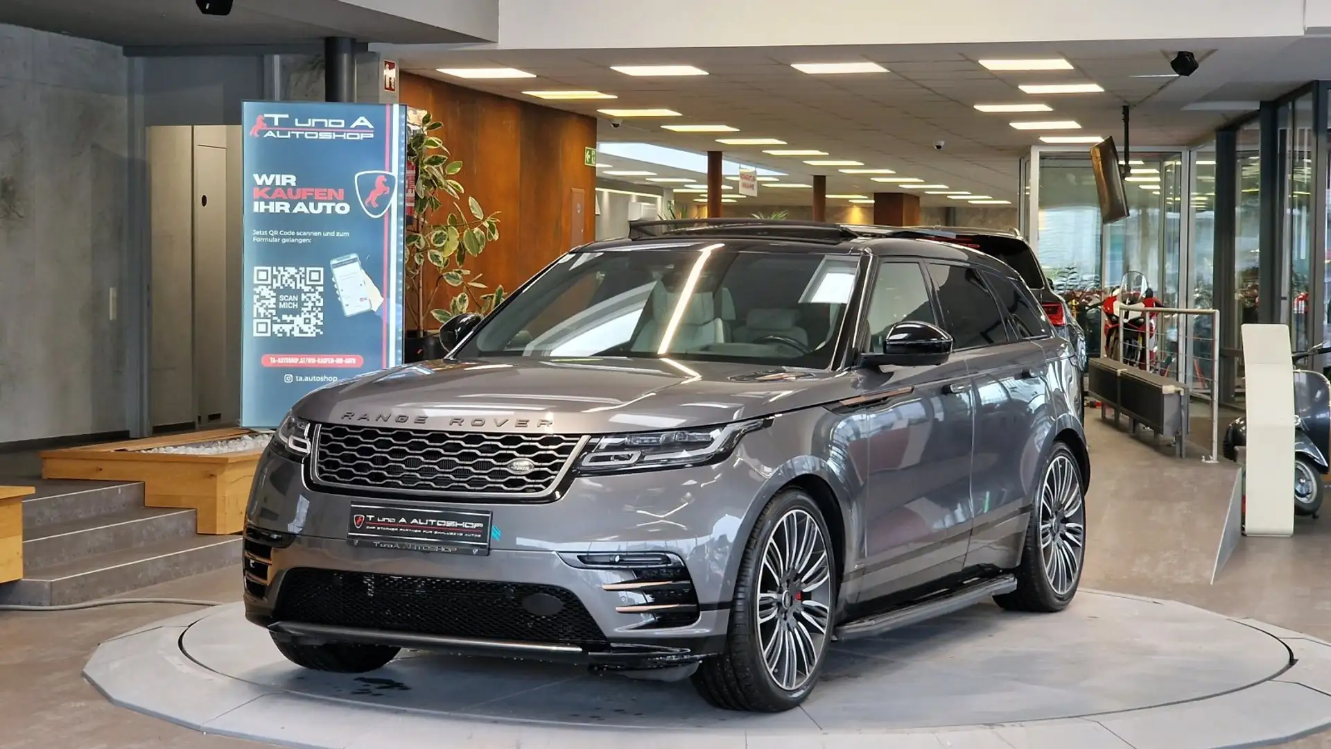 Land Rover Range Rover Velar R-Dynamic SE 3,0 V6 First Edition Allrad Aut. Grau - 1