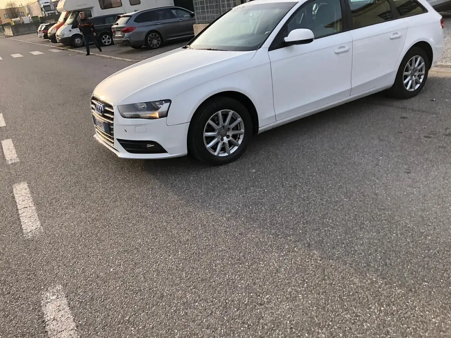 Audi A4 Avant 2.0 TDI 150 CV multitronic Advanced Grigio - 2