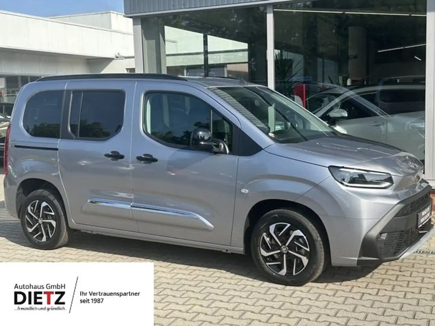 Toyota Proace City Verso L1 Electric Teamplayer 50kWh Argintiu - 1