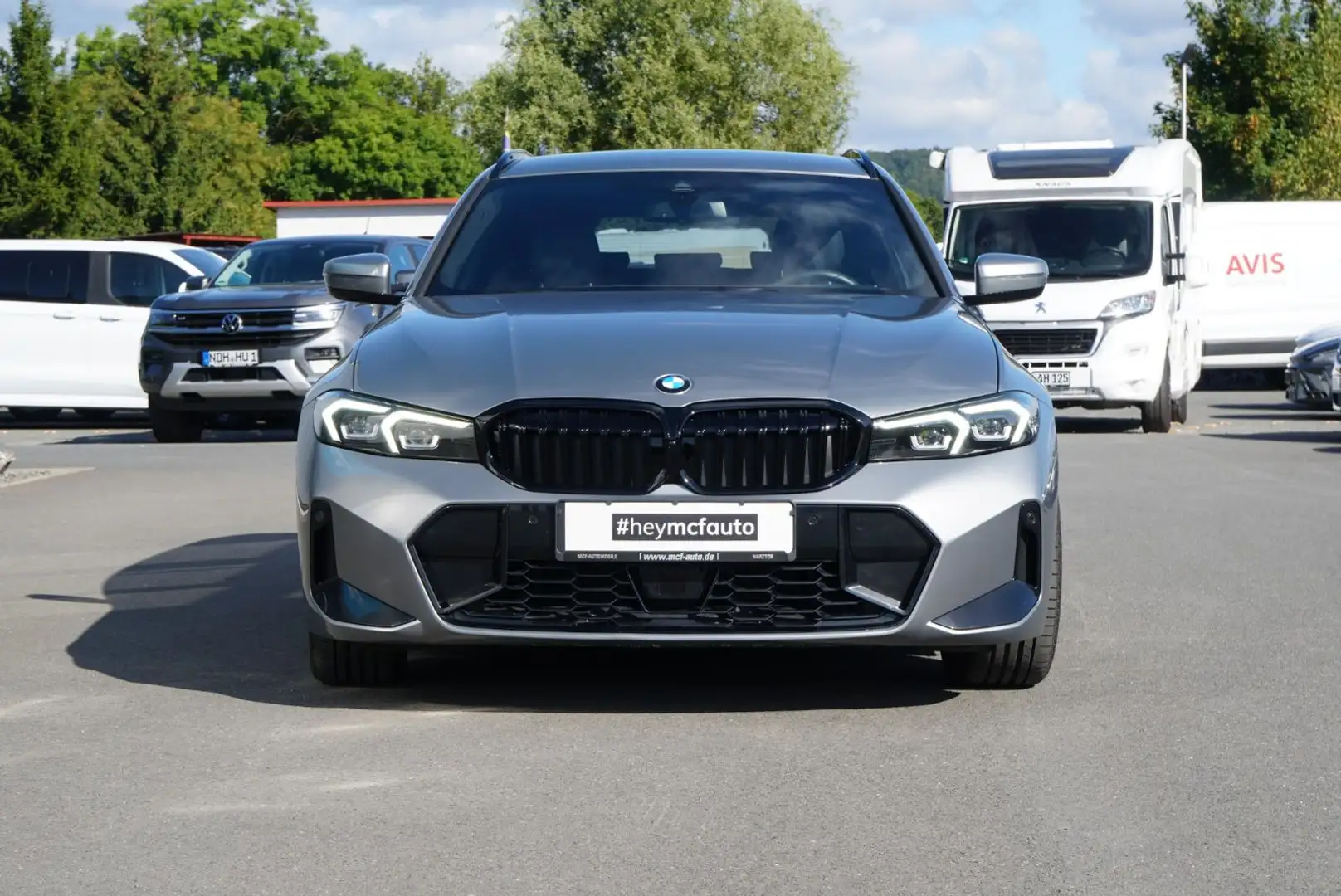 BMW 330 i Touring M Sport 18 Zoll *LED*Live-Cockpit+* Grau - 2